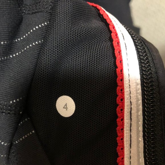 NEW Vintage Lululemon "Shape Up" Jacket Size 4!  Black Pinstripe! NWT! - Picture 5 of 5